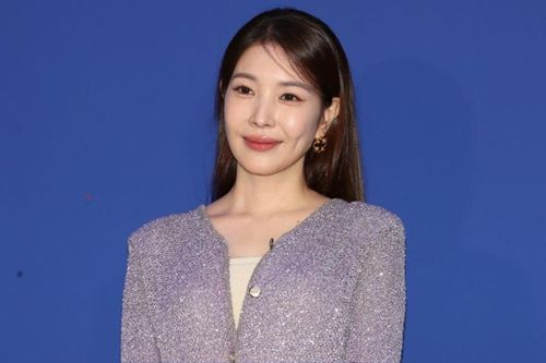 'Chị đại' nhà SM ẩn ý việc giải nghệ sau màn tái xuất bị chỉ trích nặng nề?