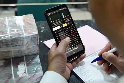 Doanh nghiệp do dự đưa cổ phiếu lên sàn