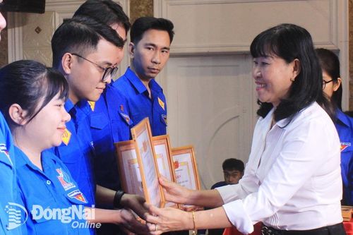 Thực hiện vượt 12/12 chỉ tiêu trong Tháng Thanh niên