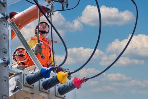 Sử dụng điện tăng đột biến, Bộ Công thương kêu gọi tiết kiệm
