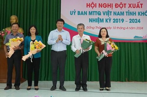 Đồng chí Đinh Văn Dũng giữ chức Chủ tịch Ủy ban Mặt trận Tổ quốc Việt Nam tỉnh