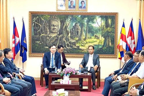 Tiếp tục giữ vững mối quan hệ láng giềng hữu nghị, bền vững