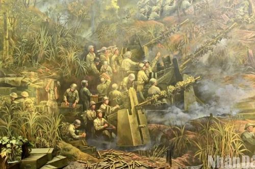Ngày 10/4/1954: Quân Pháp chiếm được một phần đồi C1, bộ đội Trung đoàn 98 đánh giáp lá cà với địch