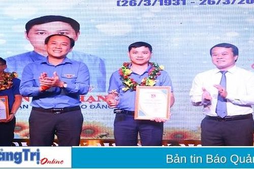 'Hạnh phúc của tuổi trẻ là được cống hiến'