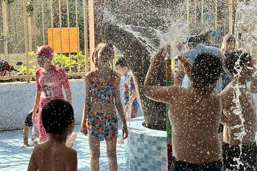 Trao tặng sân chơi thủy trị liệu đầu tiên cho trẻ khuyết tật trí tuệ tại Việt Nam vào ngày 12/4
