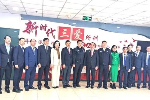 Thứ trưởng Trần Quốc Tỏ thăm, làm việc với một số đơn vị thuộc Bộ Công an Trung Quốc