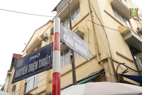 Đi chợ 'sắt' ở Hà Nội