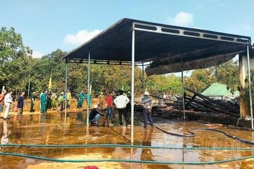 Hai thanh niên bị thương khi tham gia chữa cháy nhà dân