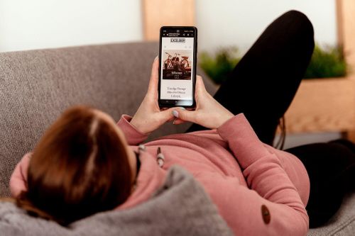 Gen Z chia sẻ trải nghiệm cách ly smartphone, chỉ dùng điện thoại 'cục gạch'