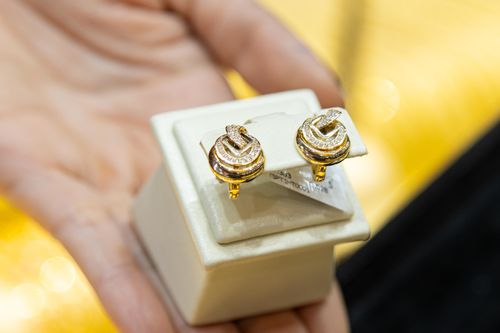 Vàng nhẫn đạt đỉnh mới 78 triệu đồng/lượng, vàng miếng quay đầu 'bốc hơi'
