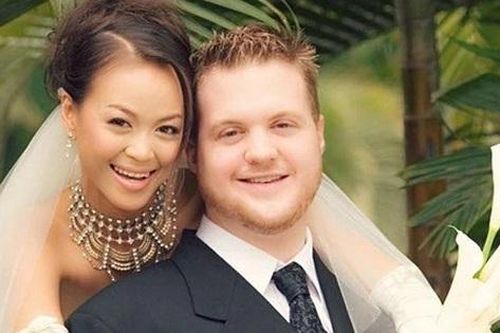 Một nữ diễn viên bị chính bố chồng đẩy ra đường cùng ba đứa con, trắng tay: 'Chua xót lắm'
