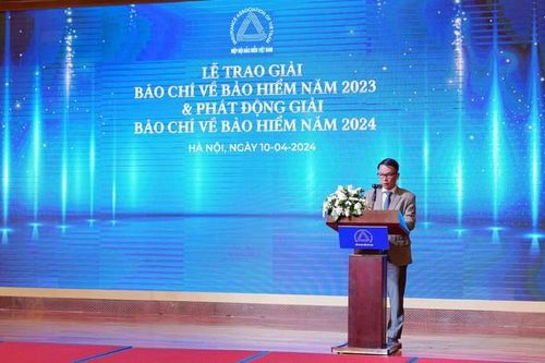 Trao giải báo chí viết về bảo hiểm cho 23 tác phẩm xuất sắc