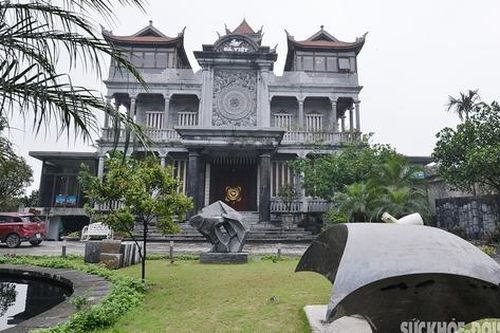 Thăm lâu đài bằng đá khổng lồ ở Ninh Bình