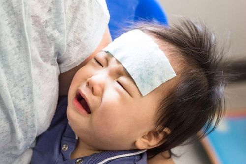 Bé 5 tuổi nguy kịch vì viêm não mô cầu, căn bệnh này lây nhiễm như thế nào?