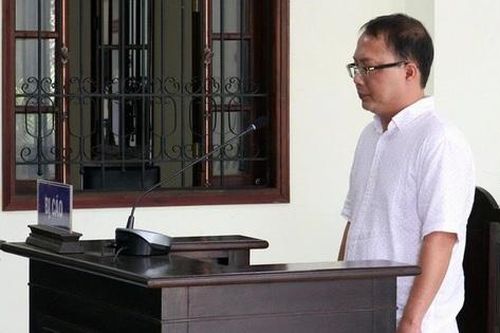 Cựu giám đốc nhận 7 năm tù do buôn lậu hơn 14.000 tấn hạt điều