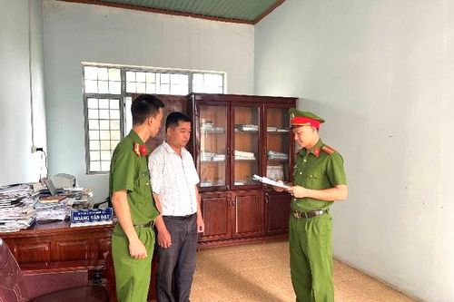 Bắt giam Phó chủ tịch xã và Giám đốc văn phòng đăng ký đất đai gây hậu quả nghiêm trọng