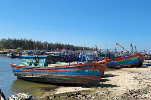 Bà Rịa Vũng Tàu: Cửa biển bị bồi lấp ngư dân 'hết cửa' ra khơi
