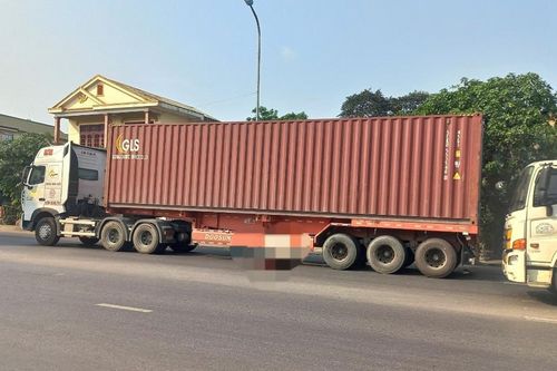Người điều khiển xe mô tô tử vong tại chỗ sau va chạm liên tiếp trên QL 1