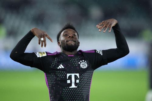 Bayern nổi giận với Davies