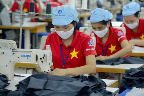 Đón đầu xu hướng, May 10 chinh phục thị trường nội địa