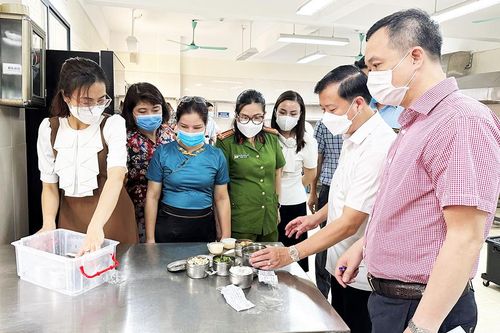 Mô hình 'Kiểm soát ATTP dịch vụ ăn uống, thức ăn đường phố quanh trường học'