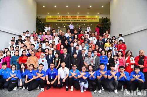 Hội nghị biểu dương người khuyết tật, trẻ mồ côi và người bảo trợ tiêu biểu toàn quốc năm 2024