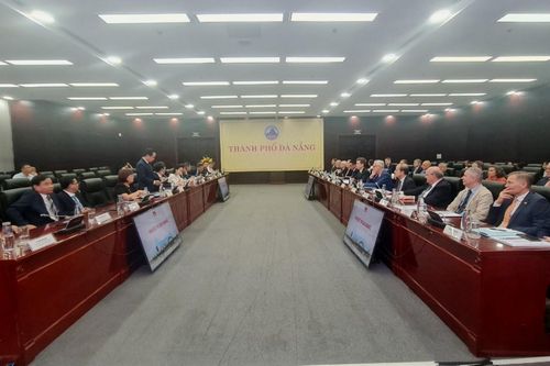Tiếp cận toàn diện về mặt ngoại giao để đẩy mạnh hợp tác đối với các nước EU