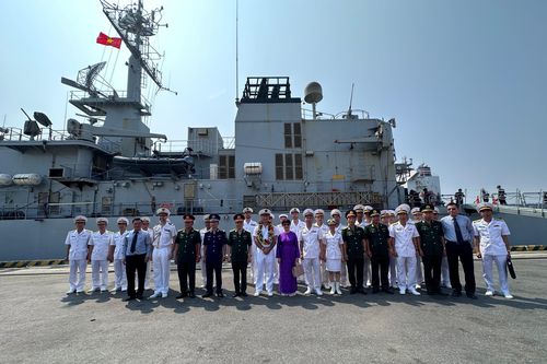 Tàu tuần dương của Hải quân Pháp thăm Đà Nẵng