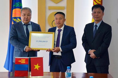 Cộng đồng người Việt quyên góp ủng hộ Mông Cổ khắc phục hậu quả thiên tai