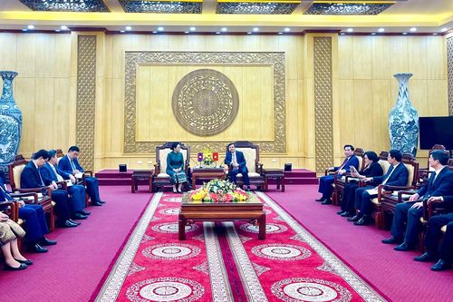 Đoàn công tác Đại sứ quán Lào tại Việt Nam làm việc tại Ninh Bình
