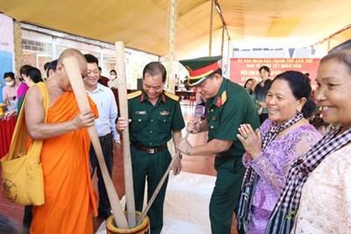 Cần Thơ tổng kết Tết quân dân mừng Chol Chnam Thmay lần thứ 4