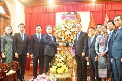 Lãnh đạo thành phố Đà Nẵng chúc mừng Tết cổ truyền Bunpimay 2024 của Lào