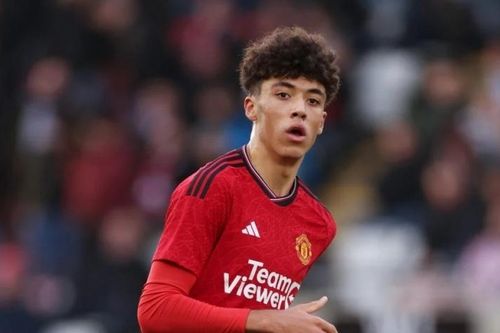 Thần đồng Man United có cơ hội khoác áo đối thủ của tuyển Việt Nam