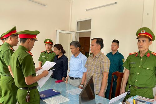 Khởi tố 3 nguyên Trưởng phòng GD&ĐT ở Quảng Nam về tội 'nhận hối lộ'