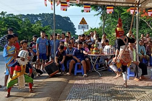 Công bố Di sản văn hóa phi vật thể Quốc gia Lễ hội Đom Lơng Neák Tà