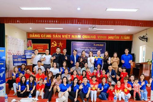Chương trình thiện nguyện 'Sống yêu thương': Nhân lên những tấm lòng vàng