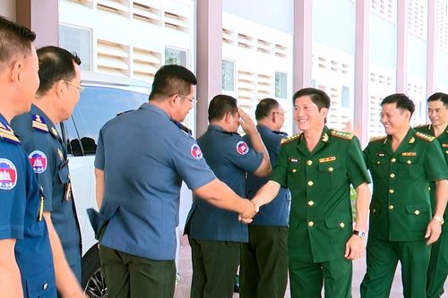 Biên phòng Long An và lực lượng vũ trang tỉnh Svây Riêng - Campuchia khẳng định tình hữu nghị bền vững