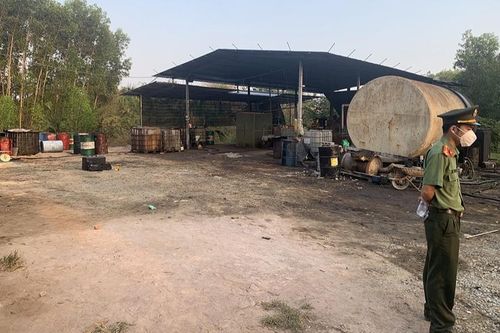 Phát hiện điểm tái chế nhớt thải trái phép, thu giữ hơn 11.000 lít nhớt các loại