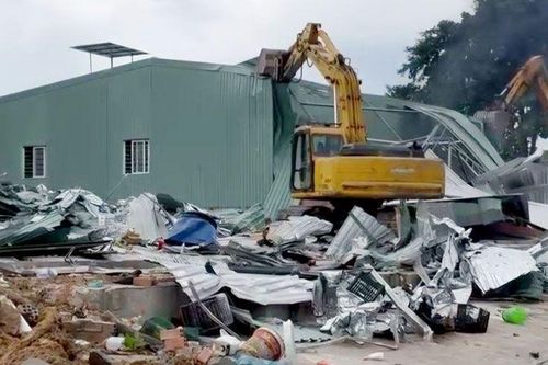Phú Quốc cưỡng chế, phá dỡ nhiều nhà lấn chiếm rừng quốc gia