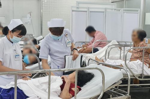 Lý do khiến điều dưỡng trưởng bỏ việc đi bán trà sữa sau 20 năm làm nghề