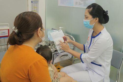 Phòng 'bệnh tử 24 giờ' não mô cầu nhóm B bằng vắc xin từ 2 tháng tuổi