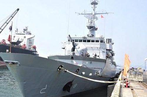 Tàu tuần dương của Hải quân Pháp thăm xã giao Đà Nẵng
