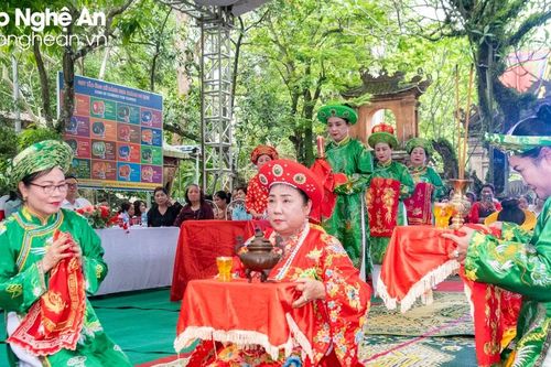 Lễ giỗ Đức Thánh Mẫu Liễu Hạnh tại đền Hồng Sơn (TP. Vinh)