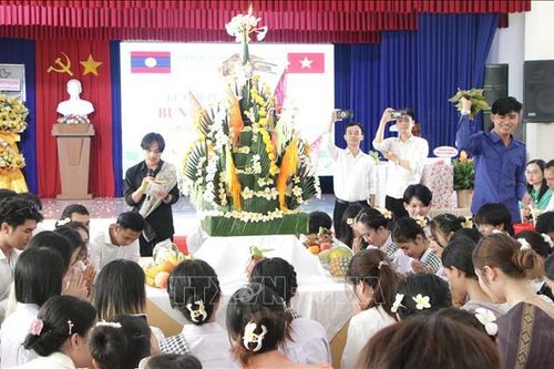 Không khí ngày Tết Bunpimay đầm ấm, vui tươi nơi xứ Quảng