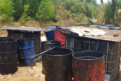Bình Thuận: Triệt phá địa điểm tái chế 11.000 lít nhớt độc hại