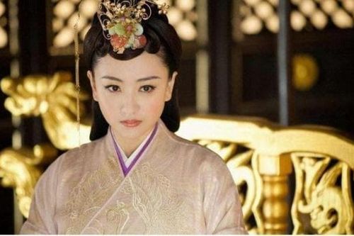 Vị Hoàng hậu bi thảm nhất trong thời cổ đại, bị Hoàng đế đánh cho sống dở chết dở, được ban dải lụa trắng để chết, di thể bị tướng sĩ giẫm đạp