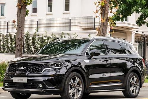 Giá xe Kia Sorento mới nhất tháng 4/2024: Giảm 15 triệu đồng