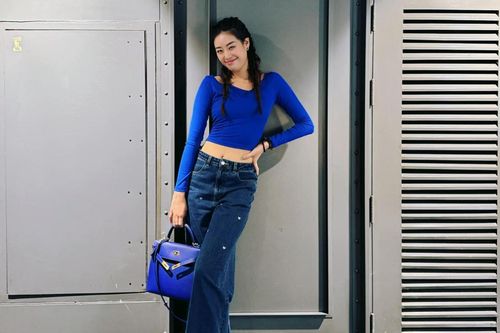 Soi dàn túi hiệu 'trăm triệu' mang đi du lịch của Khánh Vân