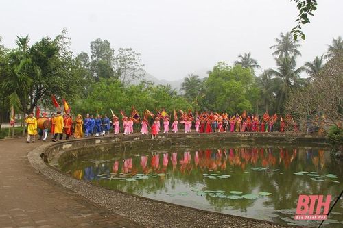 Lễ hội đền Đức Thánh Cả, làng Đông Sơn