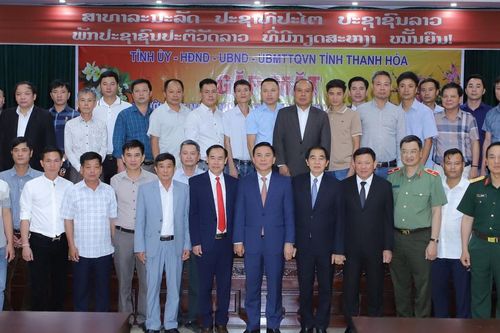 Bí thư Tỉnh ủy Đỗ Trọng Hưng gặp gỡ thân mật cộng đồng người Thanh Hóa tại tỉnh Hủa Phăn